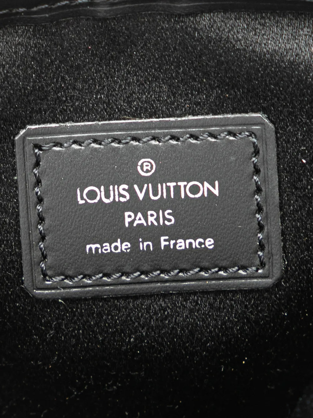 Pre-OwnedLouis Vuitton Pre-Owned2001 Monogram Mini Satin bucket bag