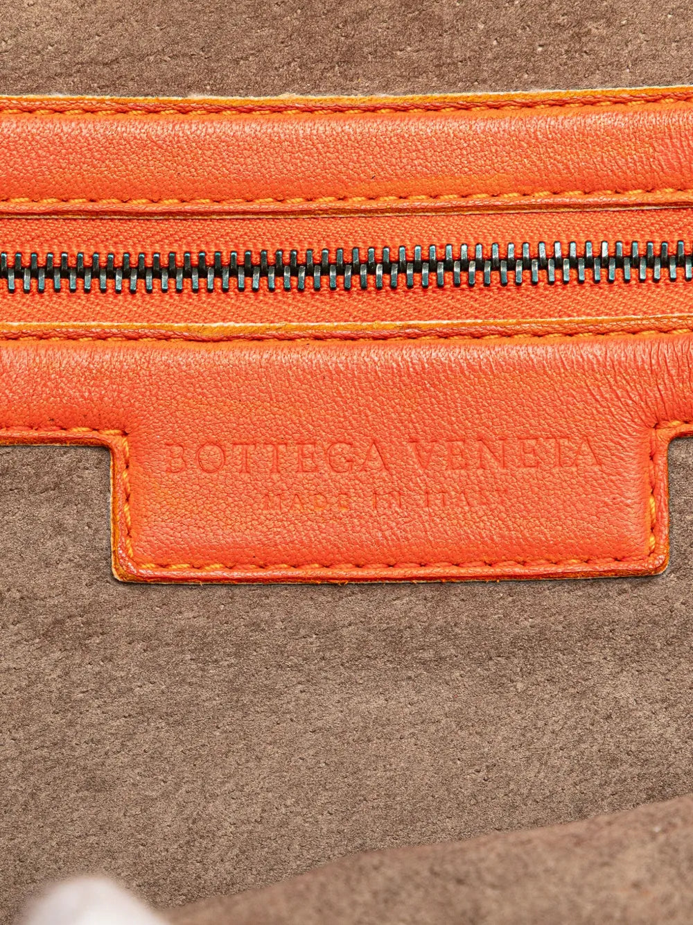 Pre-OwnedBottega Veneta Pre-Owned2012-2025 Medium Nappa Intrecciato Nodini crossbody bag