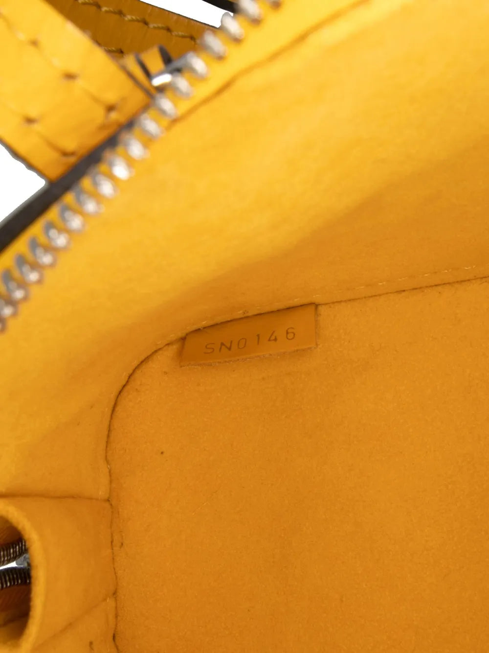 Pre-OwnedLouis Vuitton Pre-Owned2016 Epi Nano Alma satchel