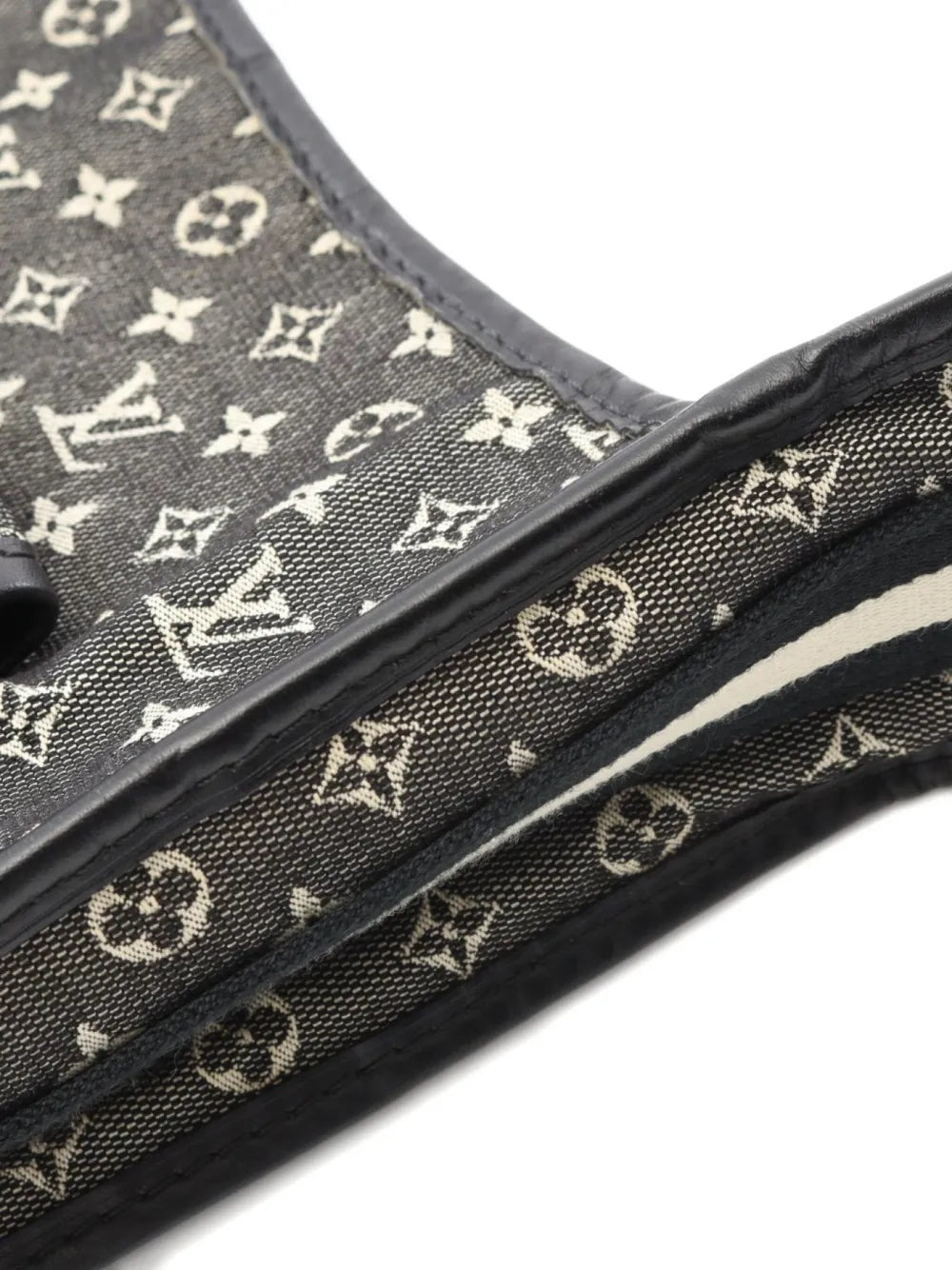 Pre-OwnedLouis Vuitton Pre-Owned2005 Buzas Marie Kate shoulder bag