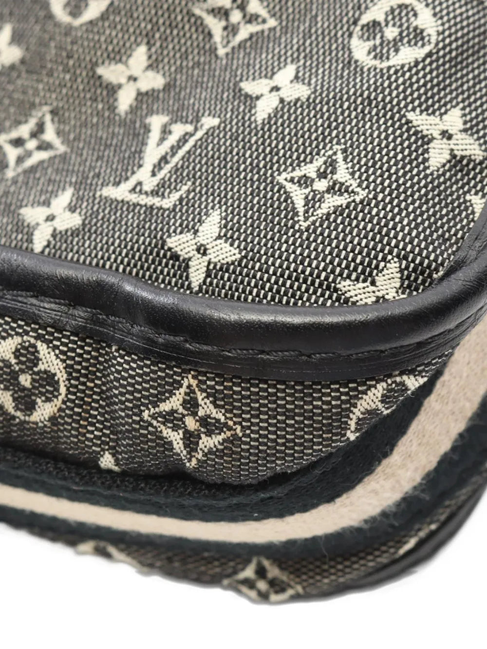 Pre-OwnedLouis Vuitton Pre-Owned2005 Buzas Marie Kate shoulder bag