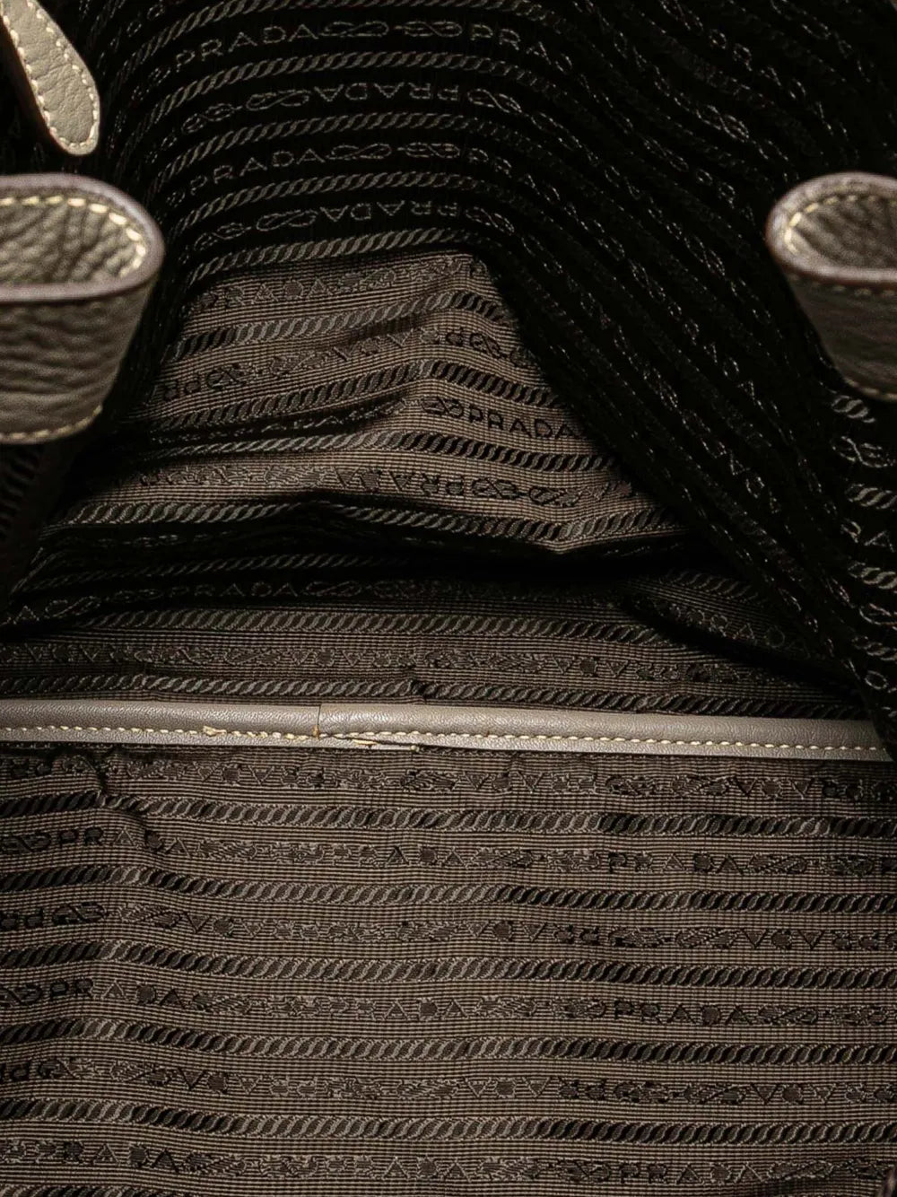 Pre-OwnedPrada Pre-Owned2013-2025 Vitello Daino Side Zip Shopper tote bag