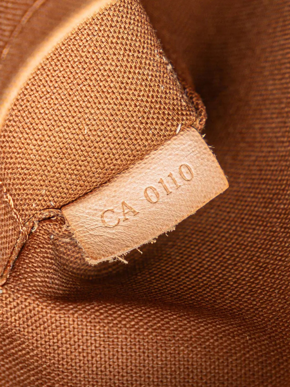 Pre-OwnedLouis Vuitton Pre-Owned2010 Monogram Odeon PM crossbody bag