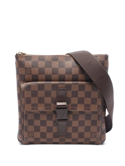 Pre-OwnedLouis Vuitton Pre-Owned2006 Pochette Melville crossbody bag