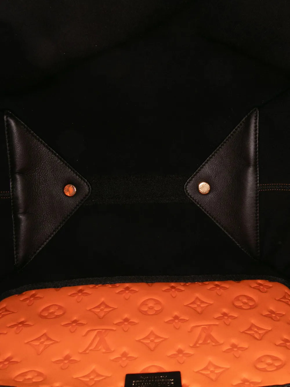 Pre-OwnedLouis Vuitton Pre-Owned2008 Monogram Embossed Neoprene Scuba MM tote bag