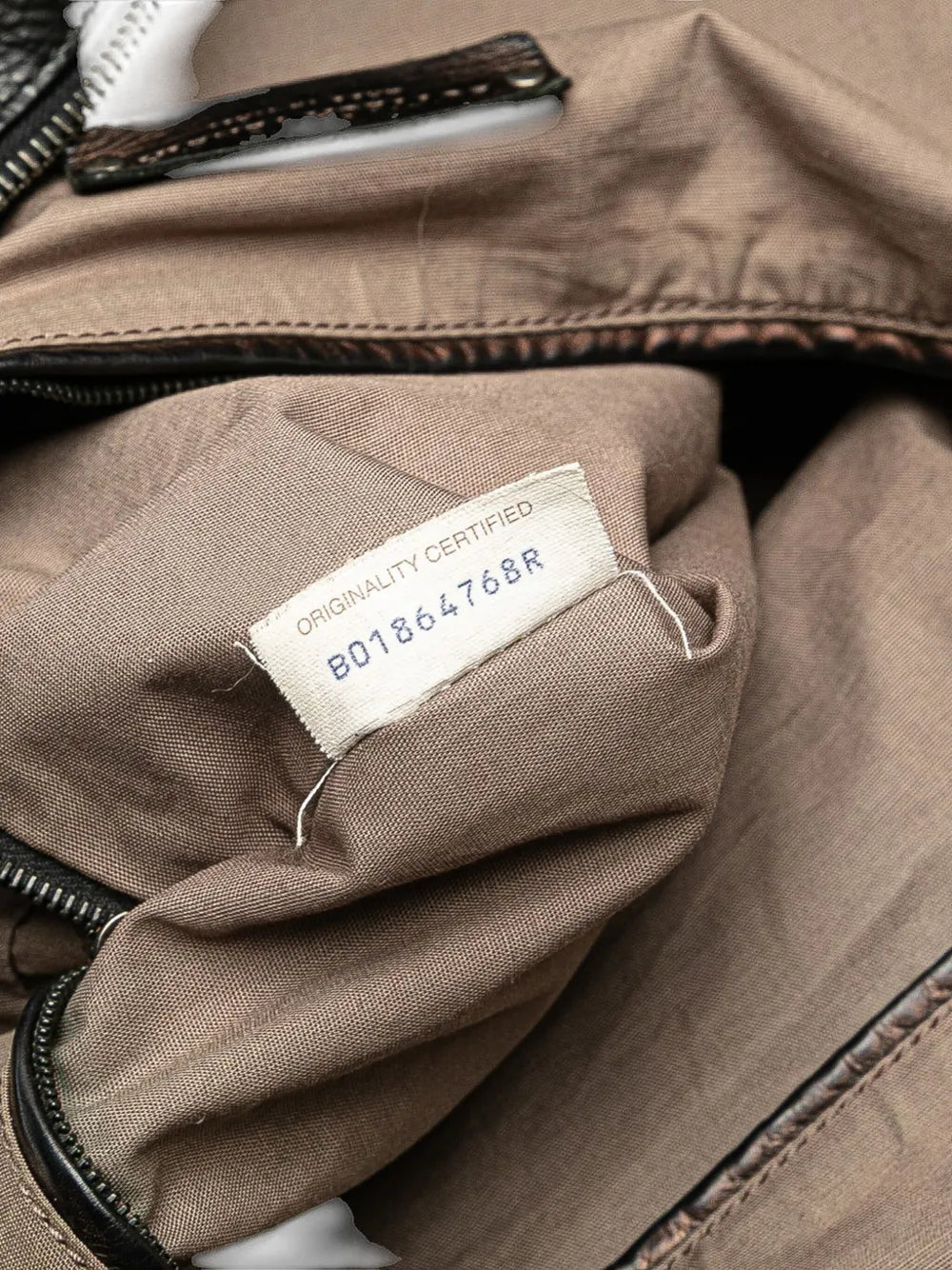 Pre-OwnedBottega Veneta Pre-Owned2012-2025 Intrecciato Trimmed Nappa crossbody bag