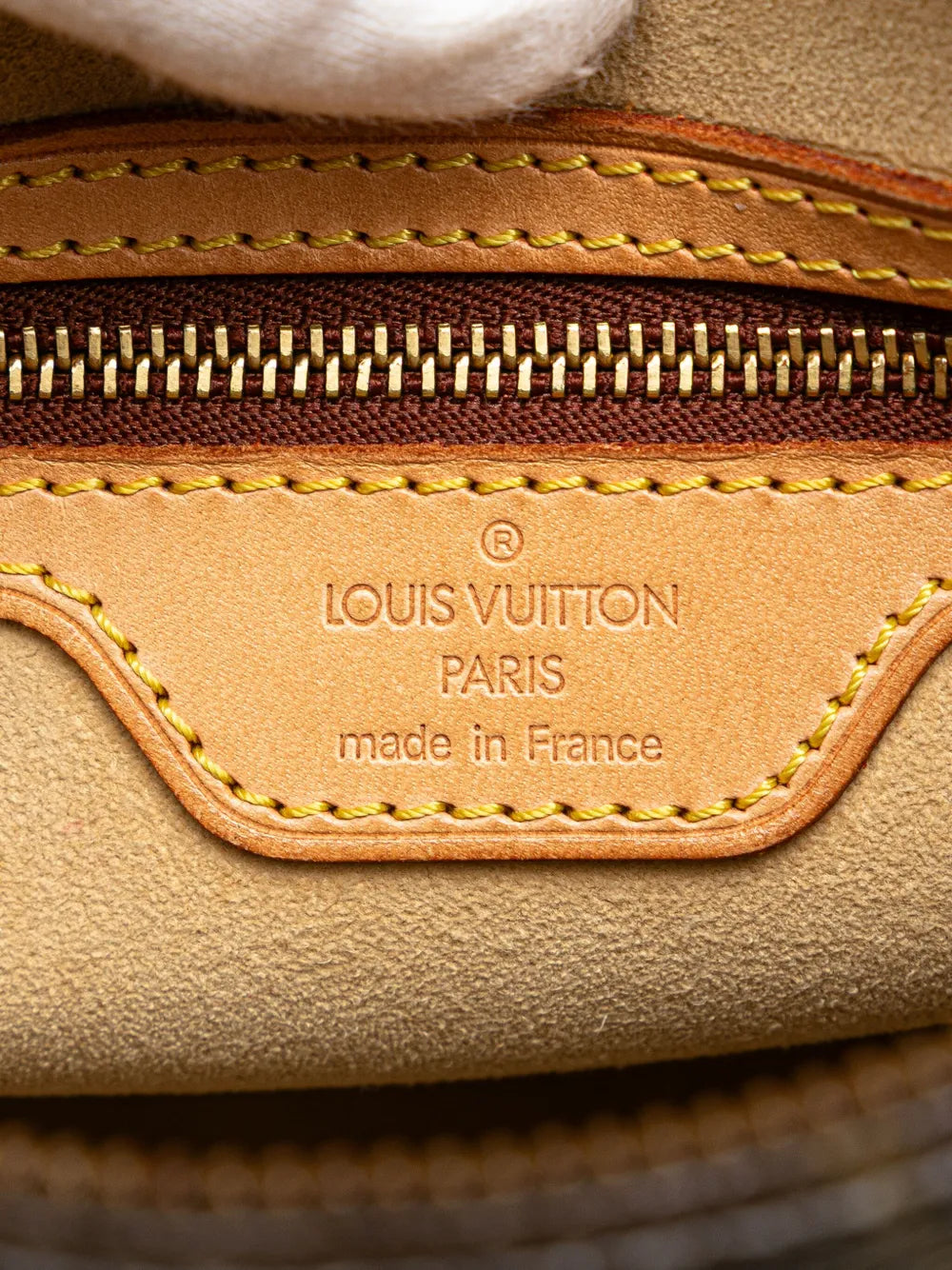 Pre-OwnedLouis Vuitton Pre-Owned2002 Monogram Looping MM shoulder bag