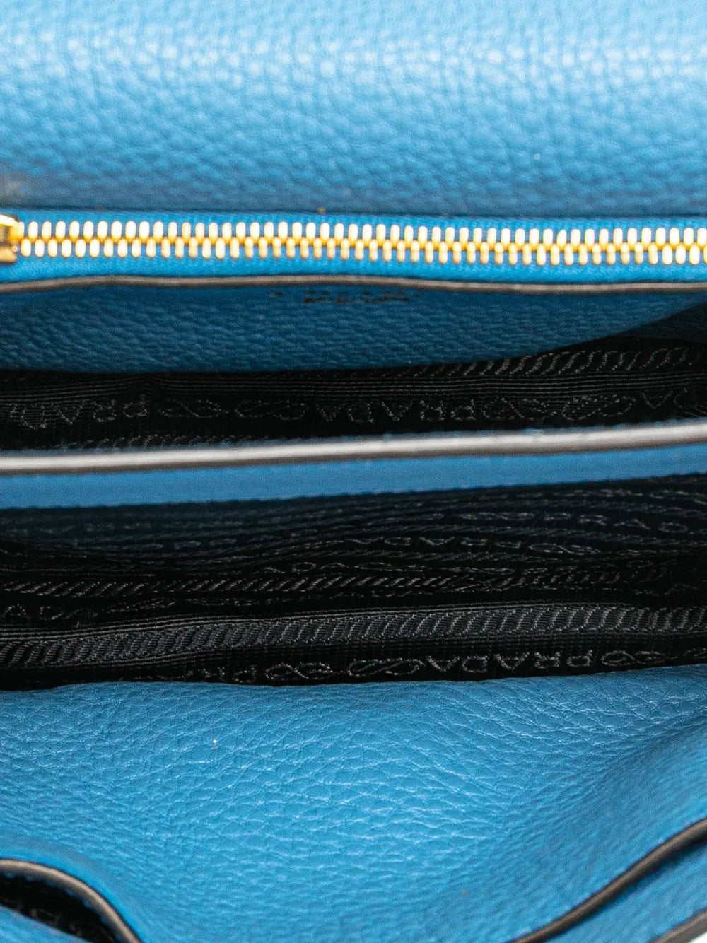 Pre-OwnedPrada Pre-Owned2010-2025 Vitello Daino Flap crossbody bag