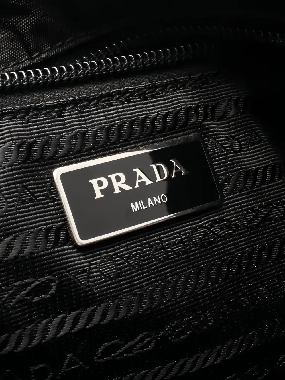 Pre-OwnedPrada Pre-Owned2010s Re-Nylon shoulder bag