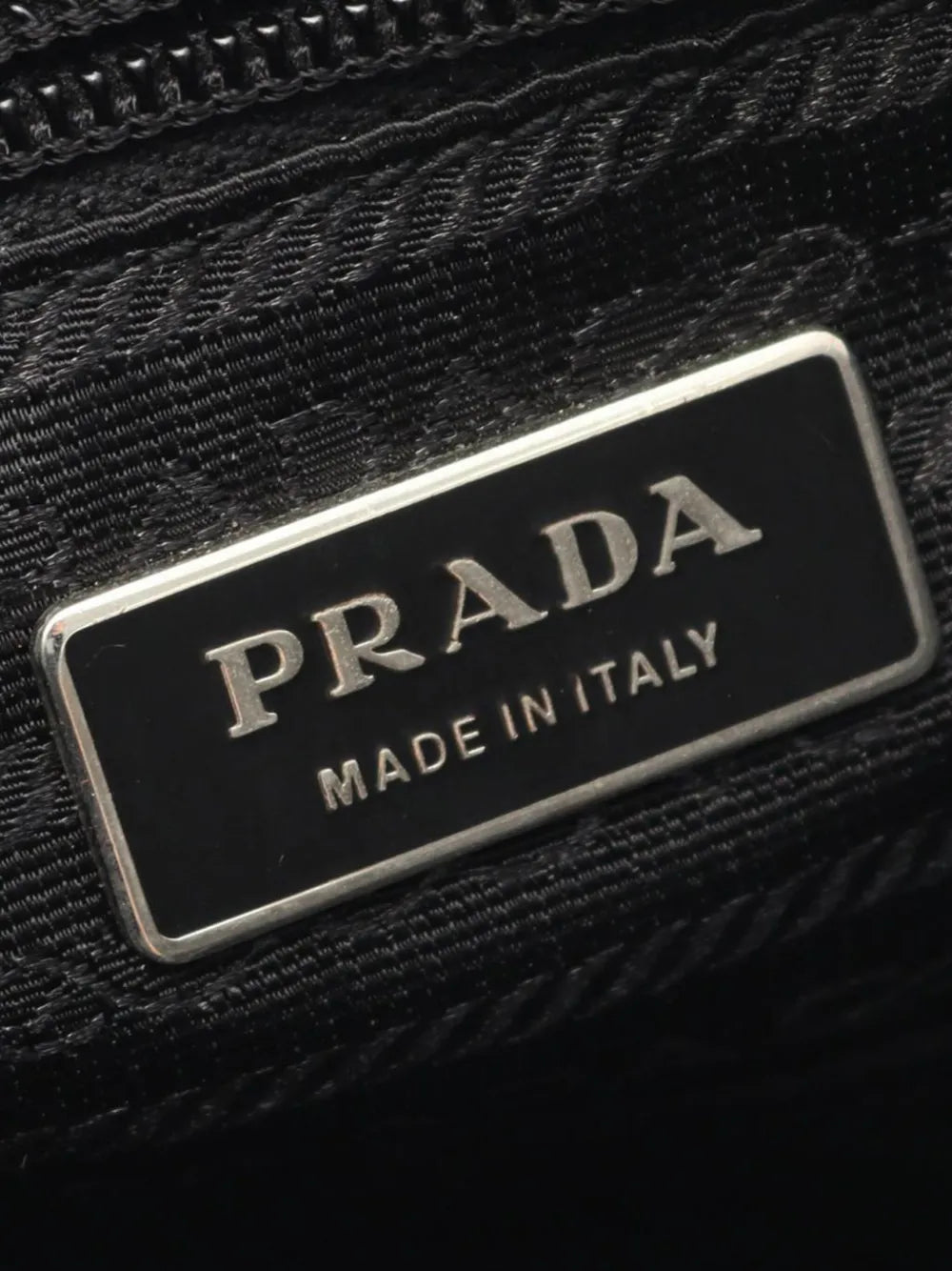 Pre-OwnedPrada Pre-Owned2010-2025 Saffiano Trimmed Tessuto Buckle Messenger Bag crossbody bag