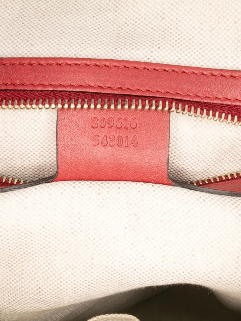 Pre-OwnedGucci Pre-Owned2016-2025 Large Microguccissima Patent Nice Dome Top Handle Bag satchel