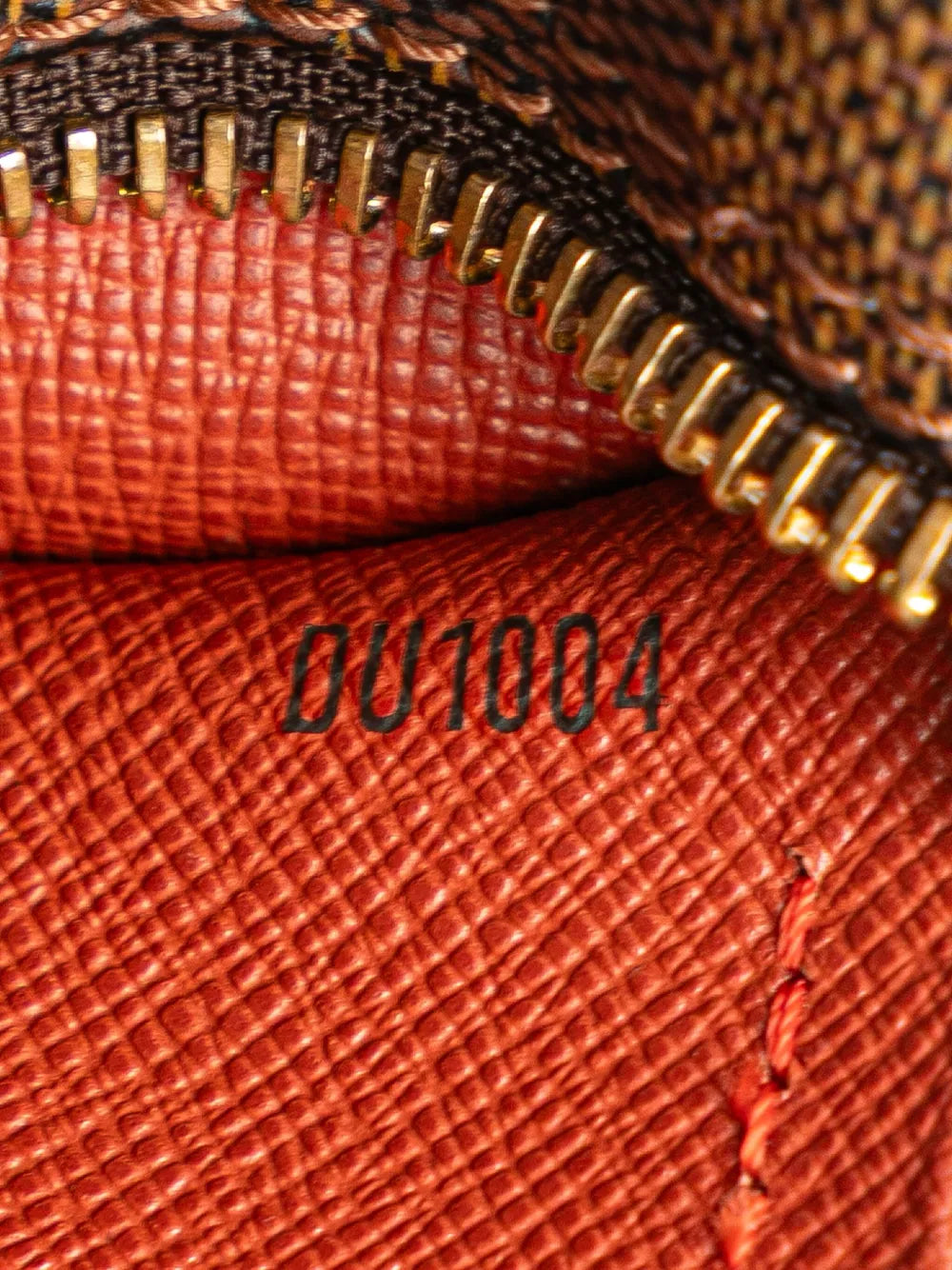 Pre-OwnedLouis Vuitton Pre-Owned2004 Damier Ebene Papillon 26 handbag
