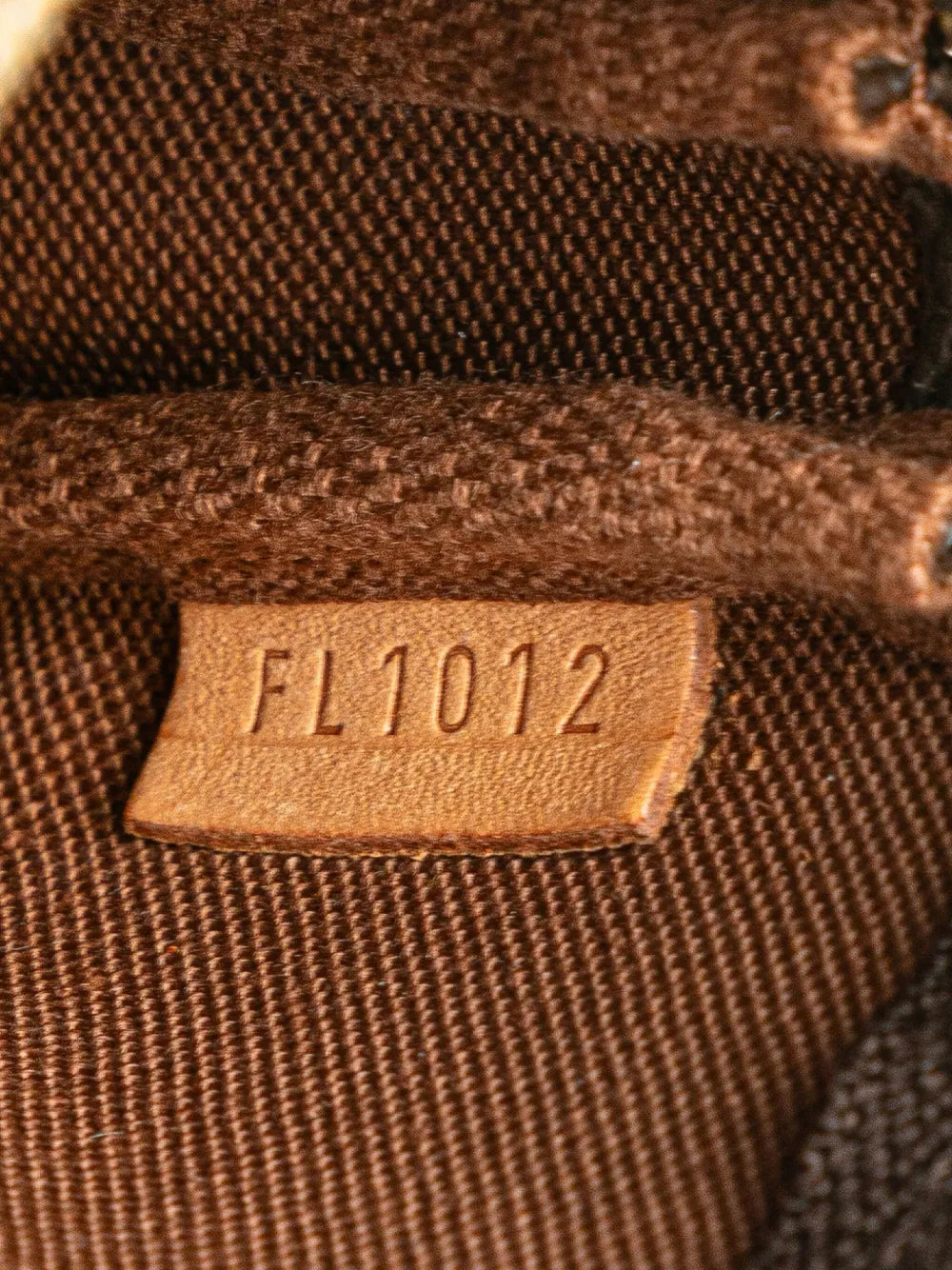 Pre-OwnedLouis Vuitton Pre-Owned2002 Monogram Mini Pochette Accessoires handbag