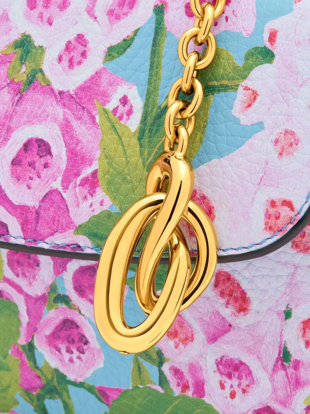 New SeasonOscar de la Rentachain knot bag accessory