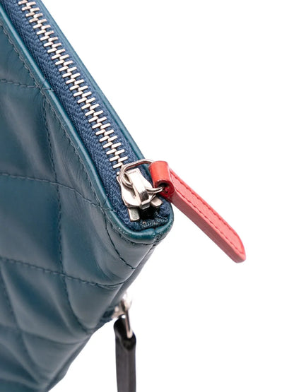 Pre-OwnedCHANEL Pre-Owned2013-2014 CC Quilted Lambskin Multi Zip clutch bag
