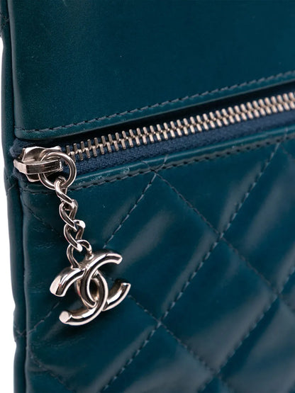 Pre-OwnedCHANEL Pre-Owned2013-2014 CC Quilted Lambskin Multi Zip clutch bag