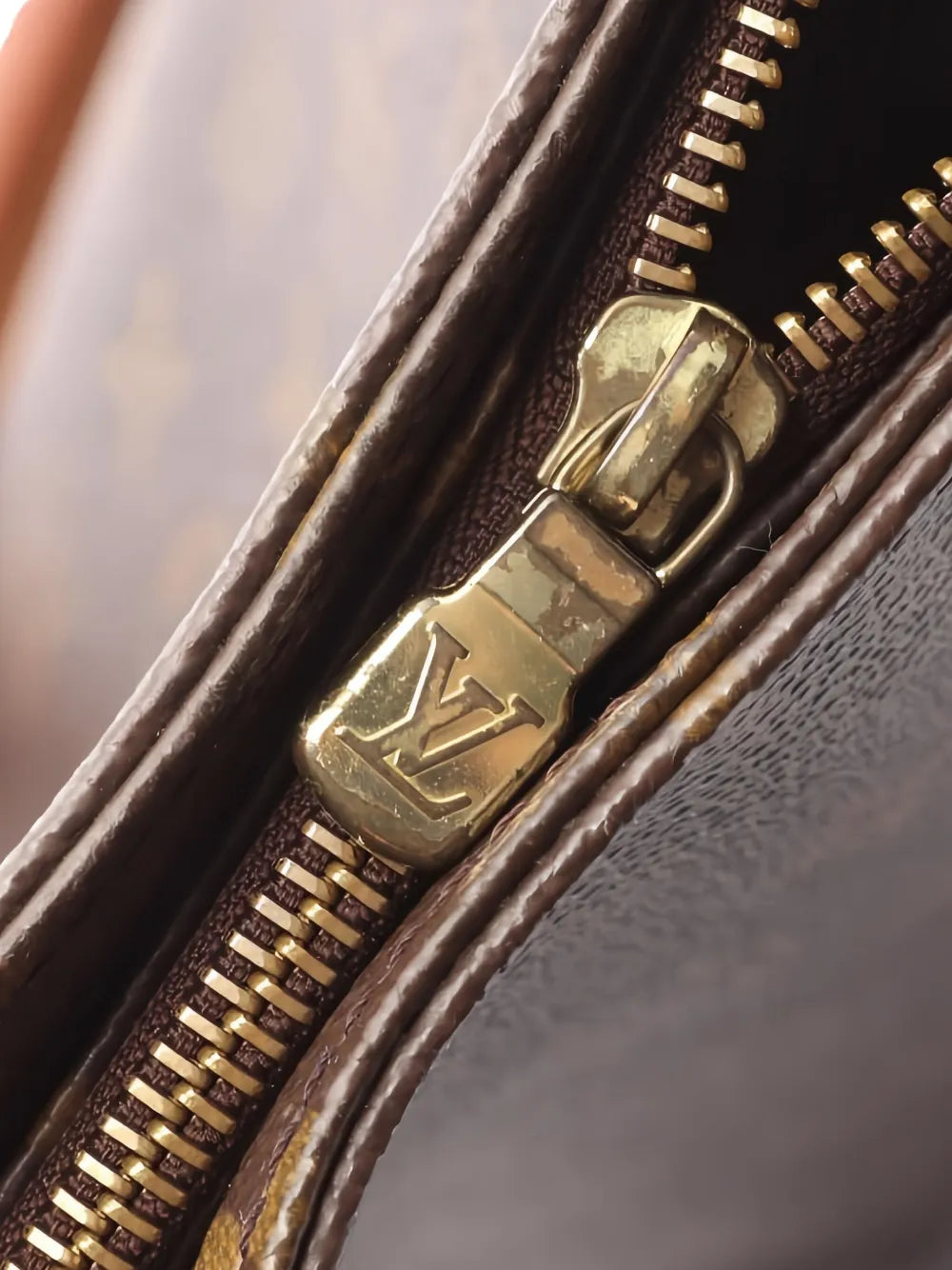 Pre-OwnedLouis Vuitton Pre-Owned1999  Looping GM shoulder bag