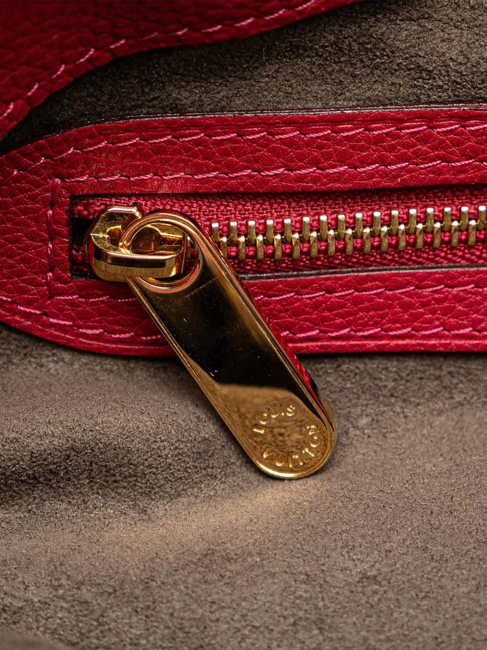 Pre-OwnedLouis Vuitton Pre-Owned2011 Monogram Mahina Cirrus PM handbag