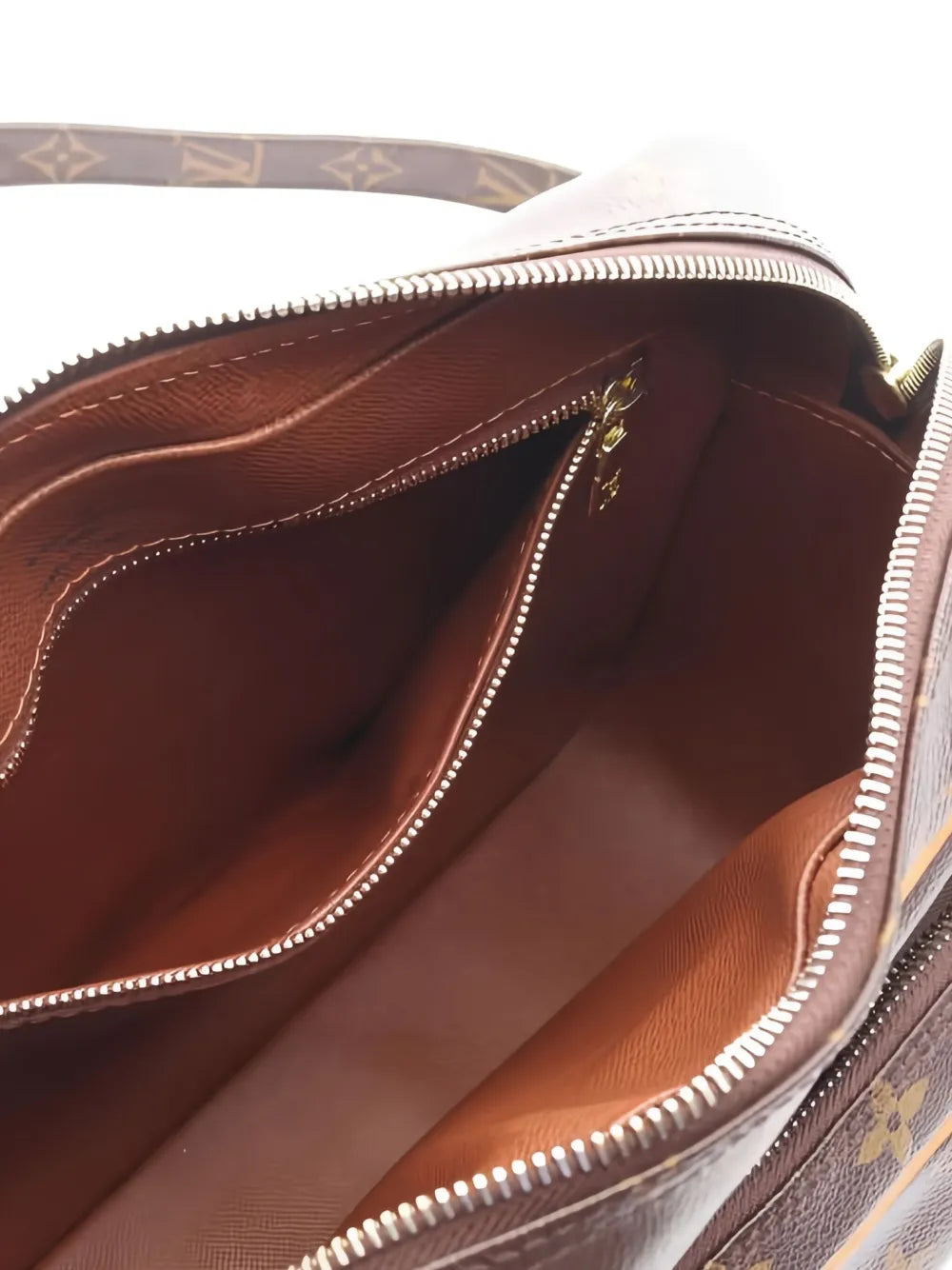Pre-OwnedLouis Vuitton Pre-Owned2005 Nile cross body bag