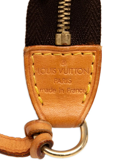 Pre-OwnedLouis Vuitton Pre-Owned2002 Monogram Pochette Accessoires shoulder bag