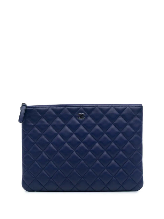 Pre-OwnedCHANEL Pre-Owned2015-2016 Medium Quilted Lambskin O Case clutch bag