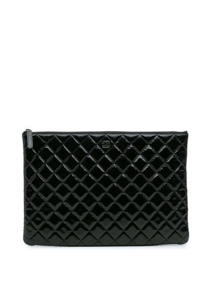 Pre-OwnedCHANEL Pre-Owned2014-2015 Large Quilted Patent O Case clutch bag