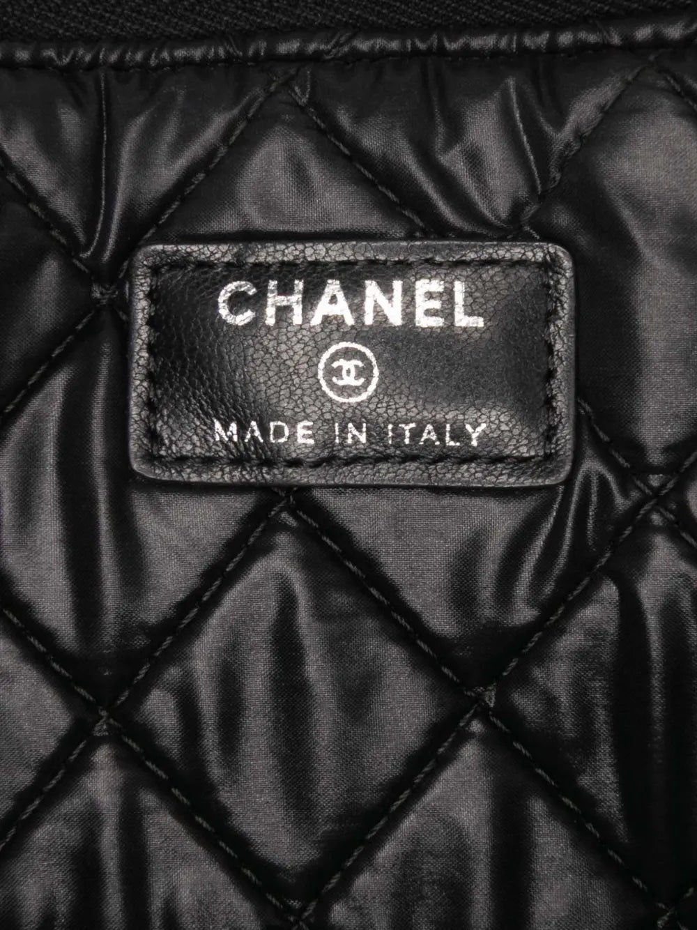 Pre-OwnedCHANEL Pre-Owned2014-2015 Large Quilted Patent O Case clutch bag