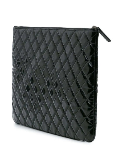 Pre-OwnedCHANEL Pre-Owned2014-2015 Large Quilted Patent O Case clutch bag