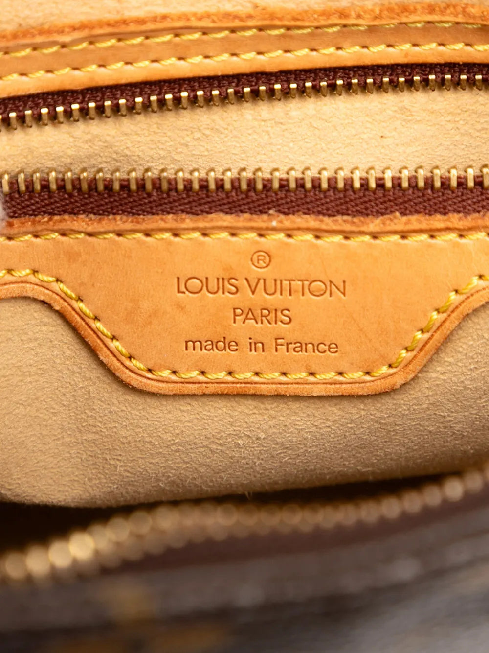 Pre-OwnedLouis Vuitton Pre-Owned2001 Monogram Looping MM shoulder bag