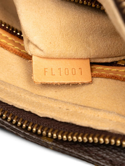 Pre-OwnedLouis Vuitton Pre-Owned2001 Monogram Looping MM shoulder bag