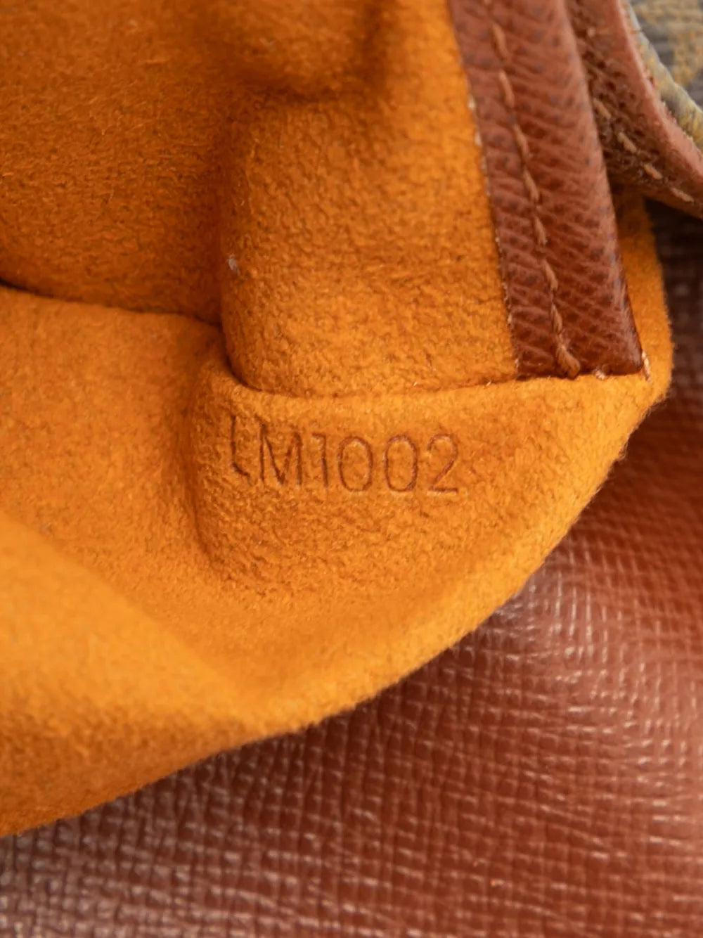 Pre-OwnedLouis Vuitton Pre-Owned2002 Monogram Musette Salsa PM Long Strap crossbody bag