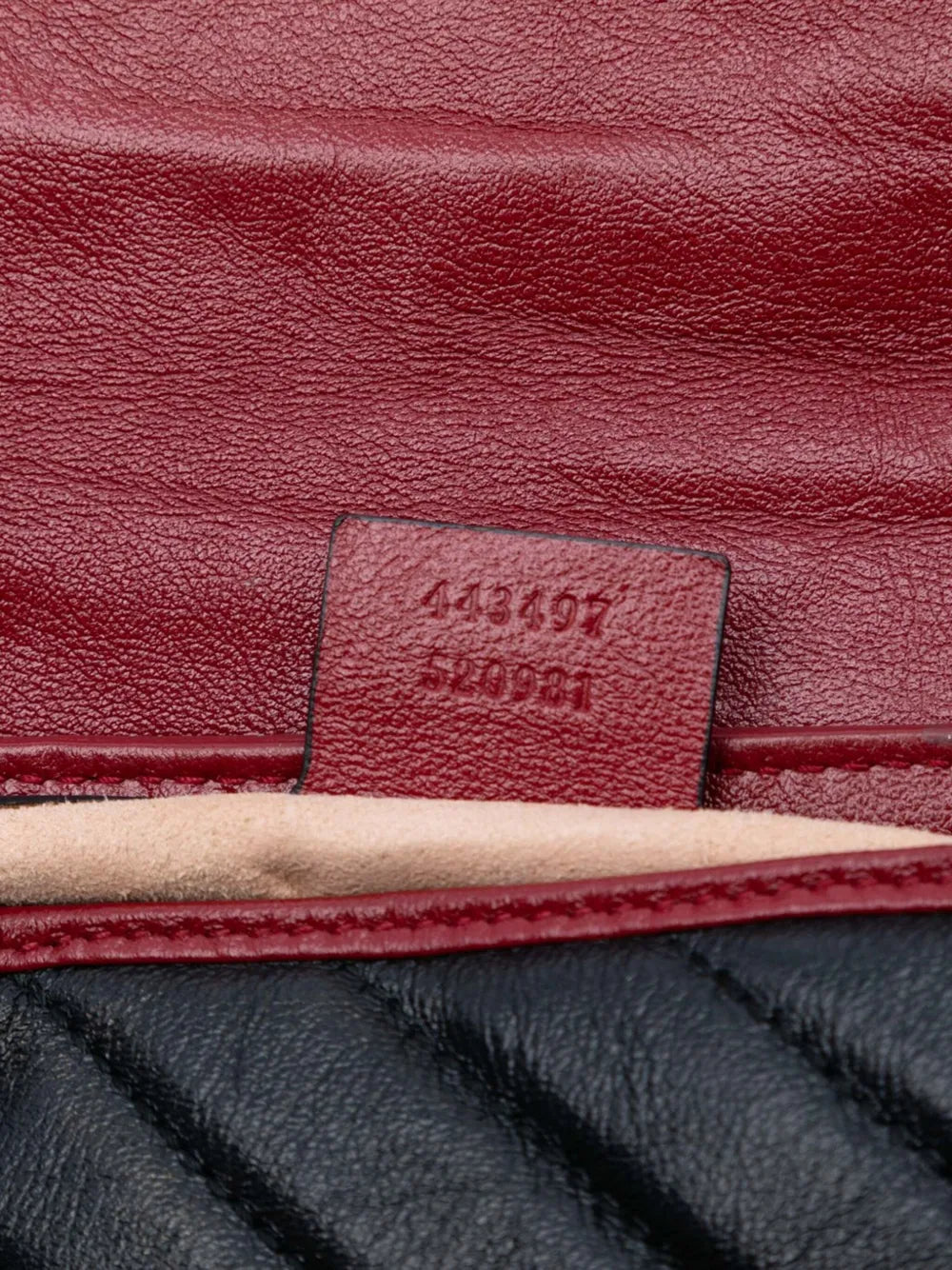 Pre-OwnedGucci Pre-Owned2016-2025 Medium GG Marmont Matelasse Diagonal Leather Torchon shoulder bag