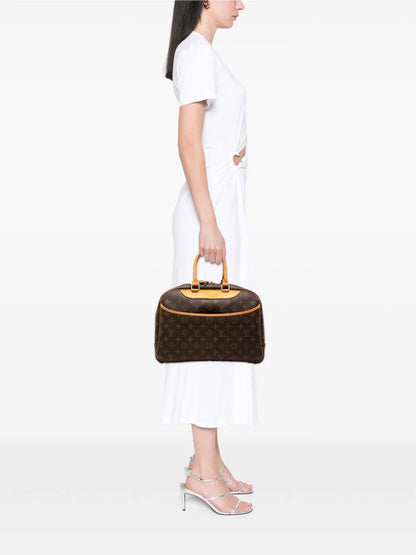 Pre-OwnedLouis Vuitton Pre-Owned2002 Monogram Deauville handbag