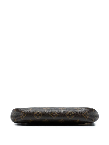 Pre-OwnedLouis Vuitton Pre-Owned2005 Monogram Pochette Accessoires shoulder bag