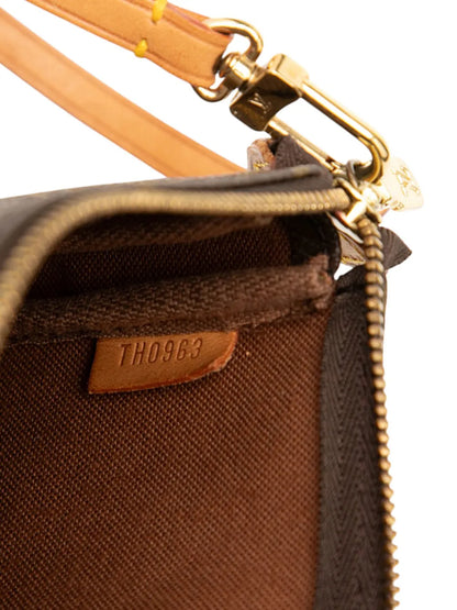 Pre-OwnedLouis Vuitton Pre-Owned1993 Monogram Pochette Accessoires shoulder bag