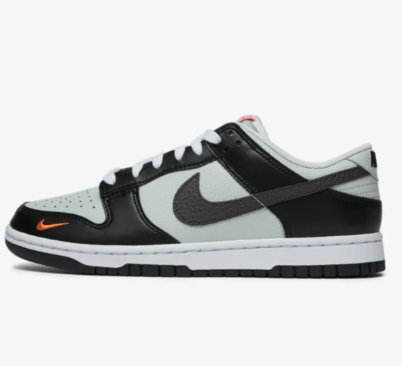 Nike SB Dunk Low