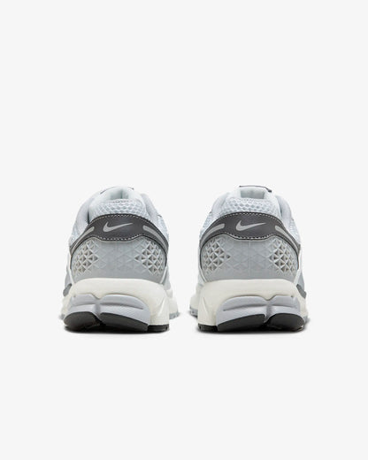 Nike Air Zoom Vomero 5 Shoes